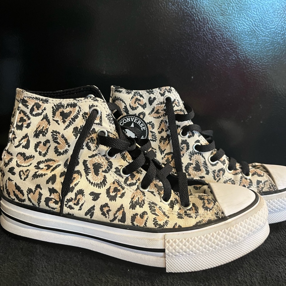Converse high top tennis shoes